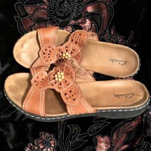 SALE🎉🎉🎉Clark’s genuine leather sandals🌵
